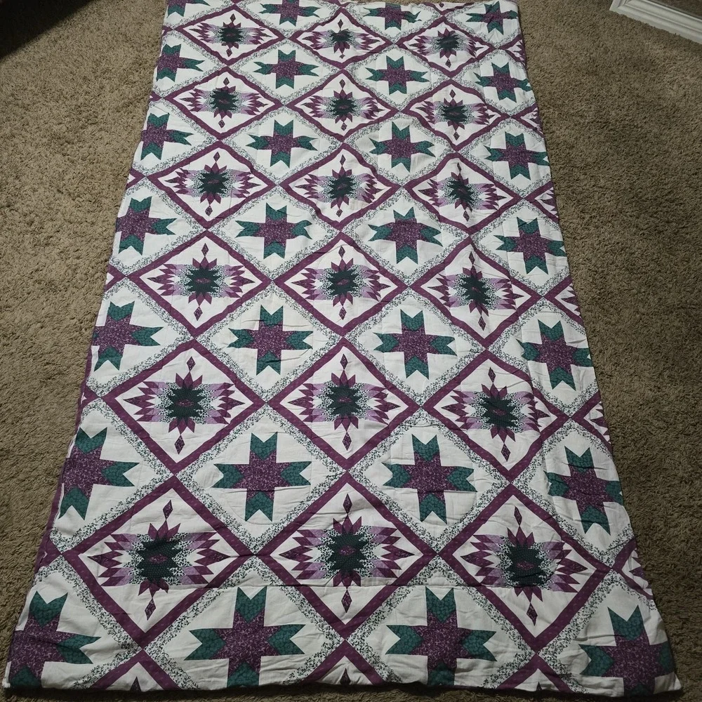 paw twin size Reversible‎ quilt with shams  95